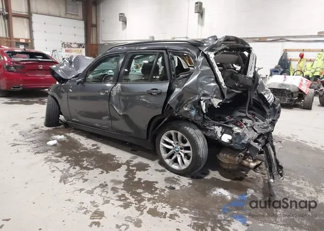 2015 BMW X1 xDrive28I z USA, uszkodzony, nr VIN WBAVL1C56FVY41758